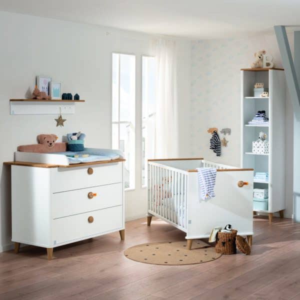 Lotte & Fynn cot bed