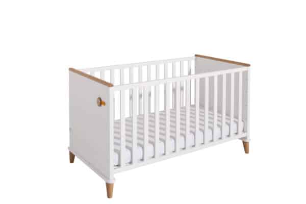 Lotte & Fynn cot bed