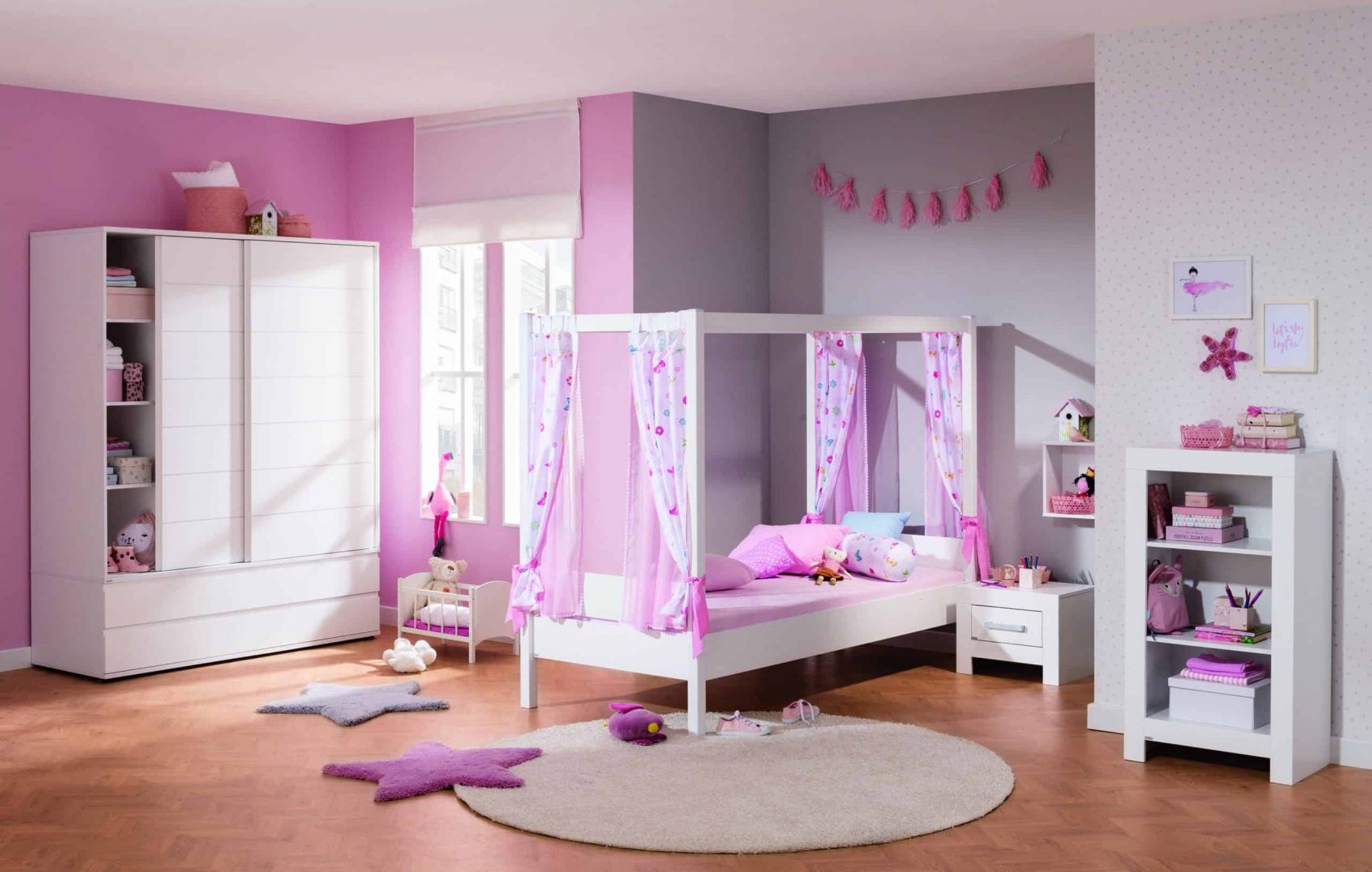 Tiago bed with Canopy in Butterfly theme